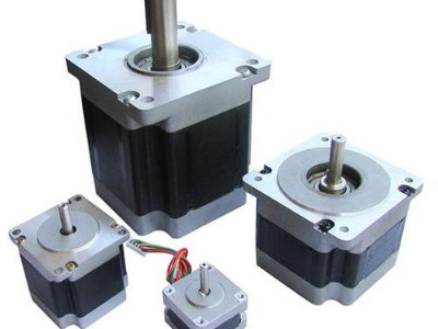 一臺驅(qū)動器到底能不能配套2臺步進(jìn)電機(jī)，聽華科星怎么說